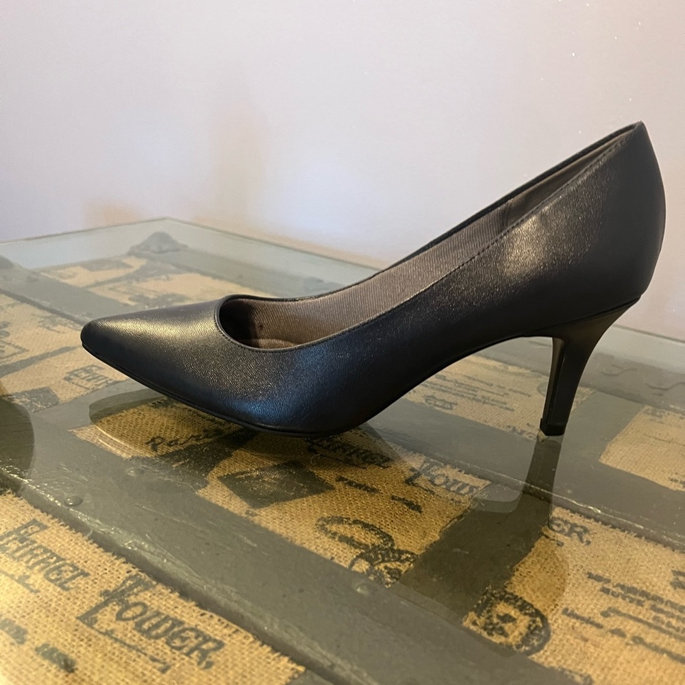 Life Stride Sevyn Pump- Size 11W- NWOT